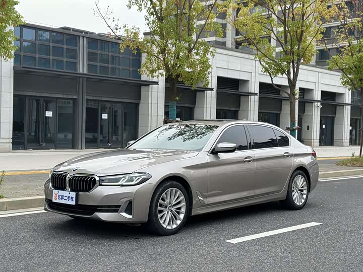 Фото 1 - BMW 5 Series