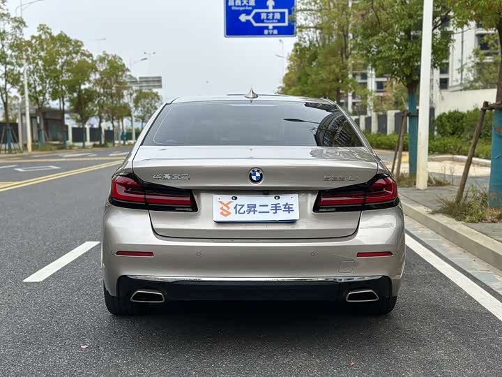 Фото 8 - BMW 5 Series