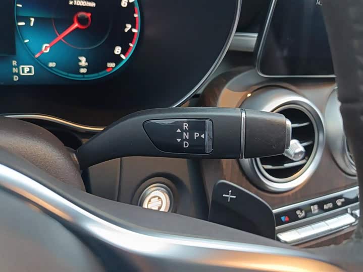 Фото 16 - Mercedes-Benz GLC-Class