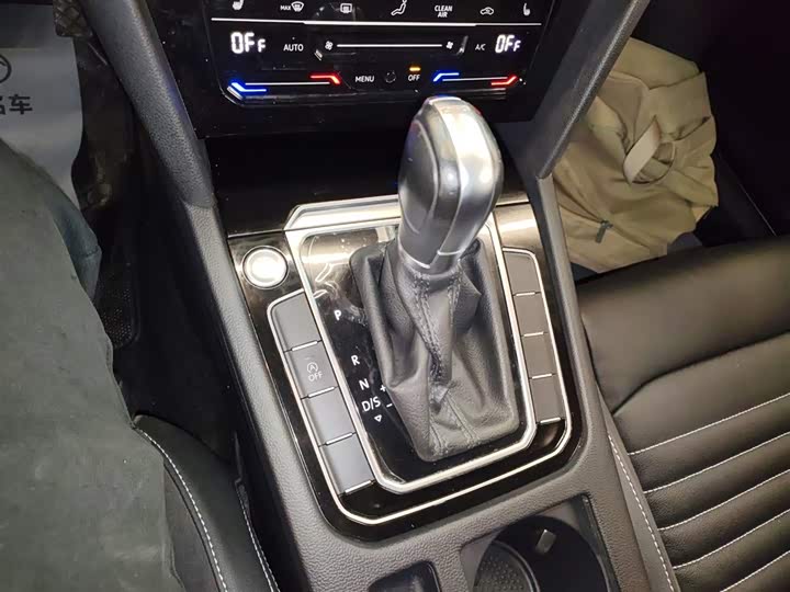 Фото 14 - Volkswagen Magotan