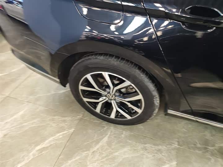 Фото 26 - Volkswagen Magotan