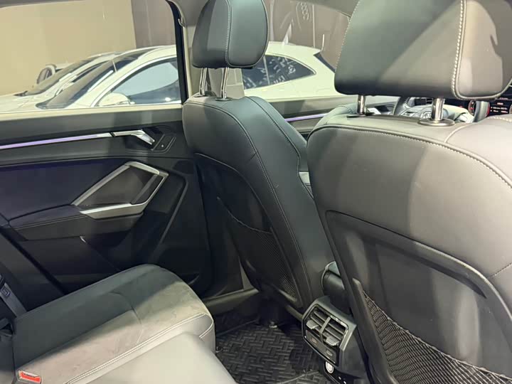 Фото 11 - Audi Q3