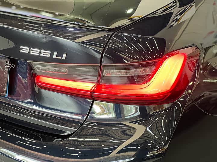 Фото 10 - BMW 3 Series