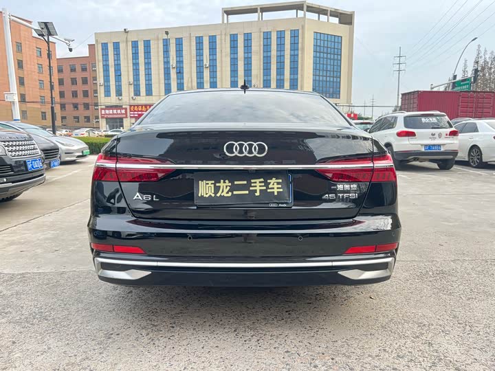 Фото 3 - Audi A6L