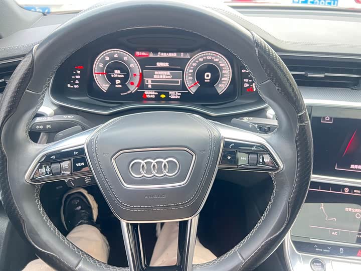 Фото 7 - Audi A6L