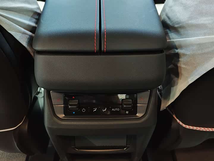 Фото 17 - Ford Edge