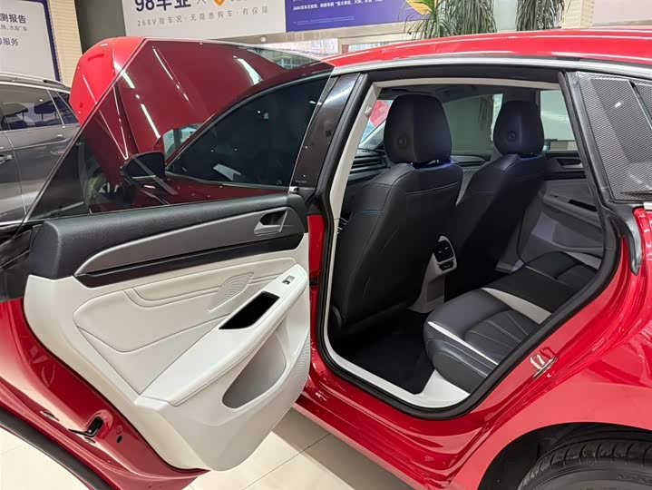 Фото 17 - Volkswagen Lamando L