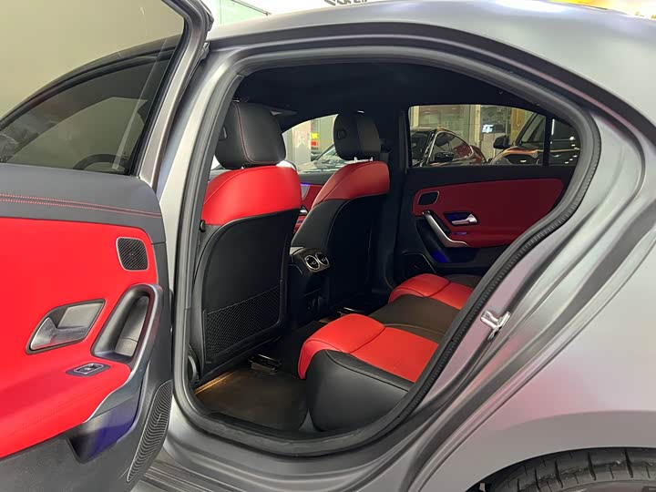 Фото 16 - Mercedes-Benz A-Class AMG