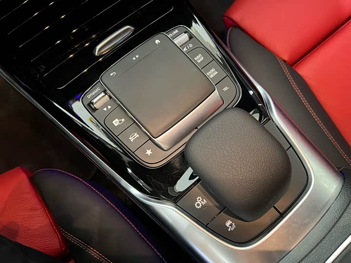 Фото 21 - Mercedes-Benz A-Class AMG