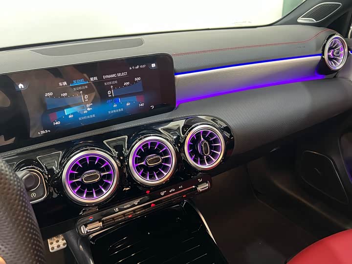 Фото 22 - Mercedes-Benz A-Class AMG