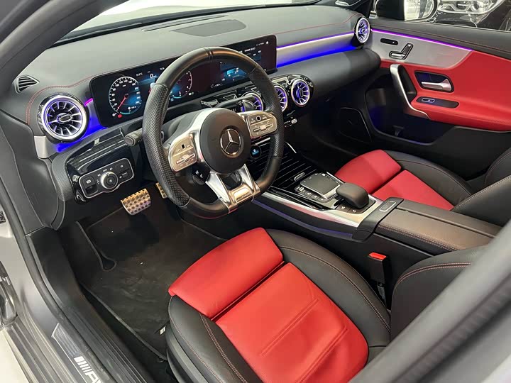 Фото 27 - Mercedes-Benz A-Class AMG