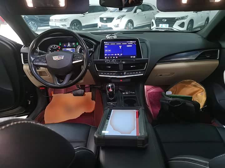 Фото 10 - Cadillac CT5