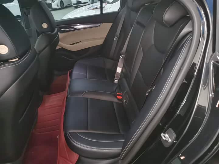 Фото 17 - Cadillac CT5