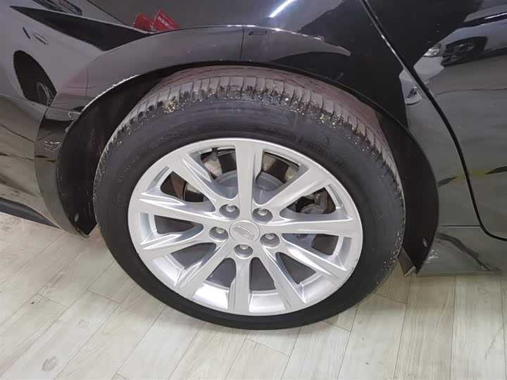 Фото 26 - Cadillac CT5