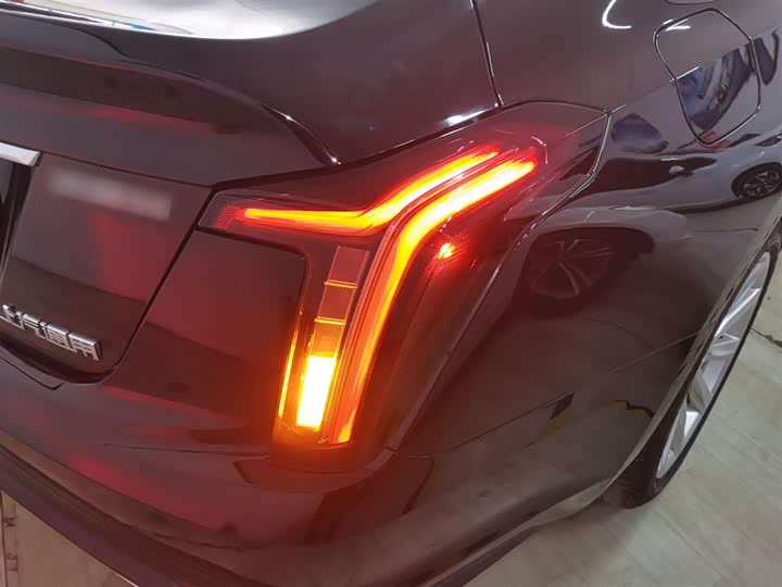 Фото 8 - Cadillac CT5