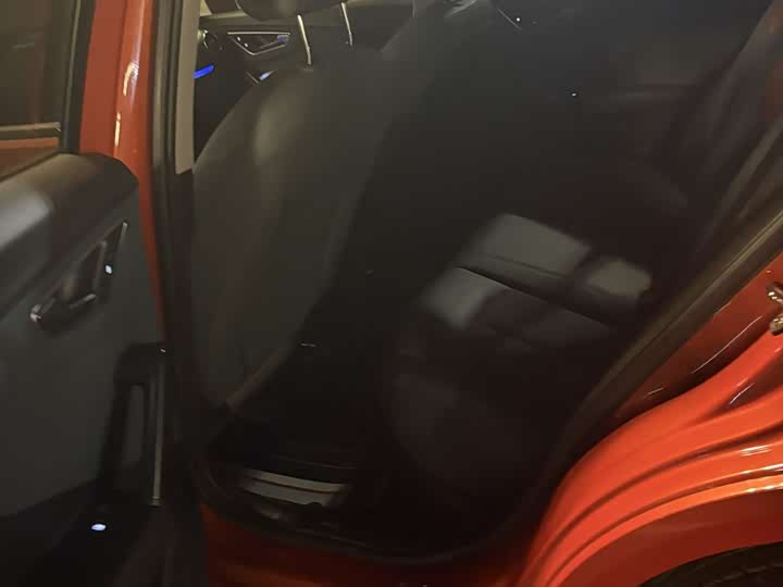 Фото 3 - Audi Q2L