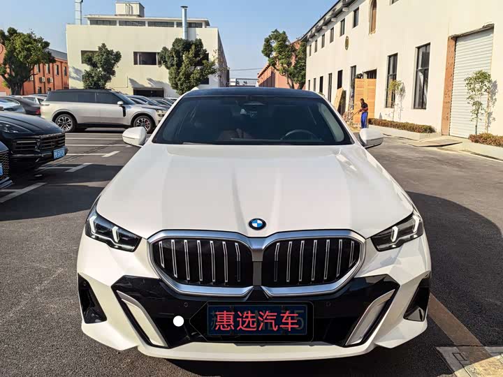 Фото 2 - BMW 5 Series