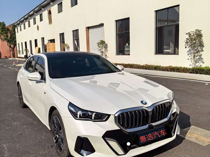 Фото 3 - BMW 5 Series