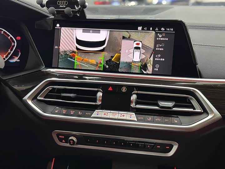 Фото 12 - BMW X5