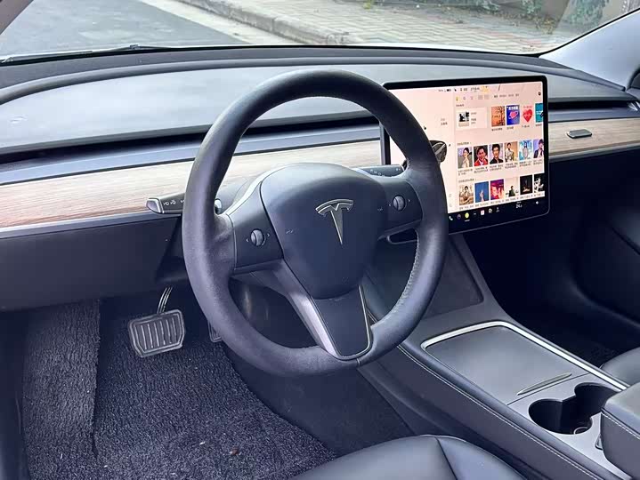 Фото 7 - Tesla Model 3