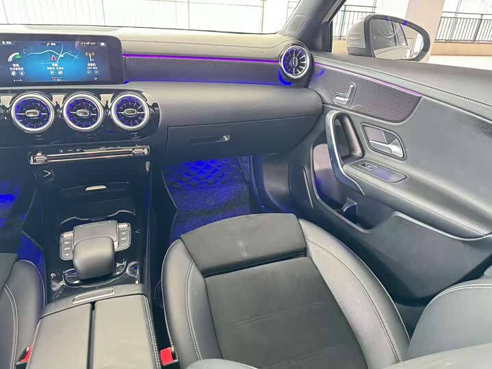 Фото 10 - Mercedes-Benz A-Class