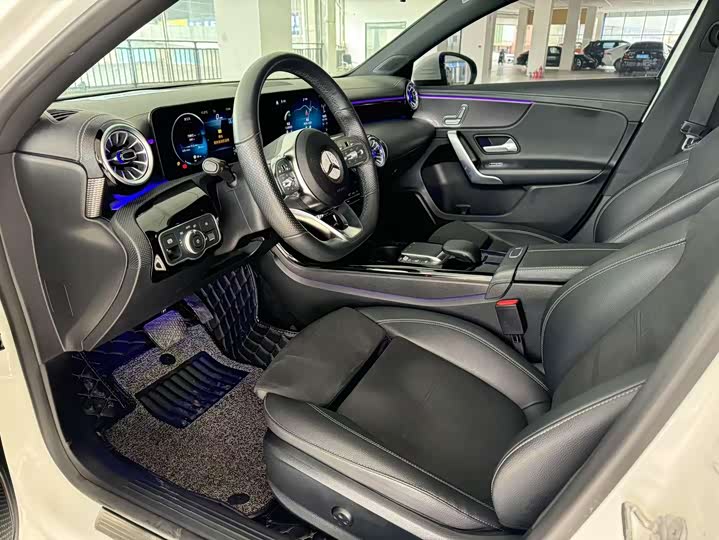 Фото 6 - Mercedes-Benz A-Class