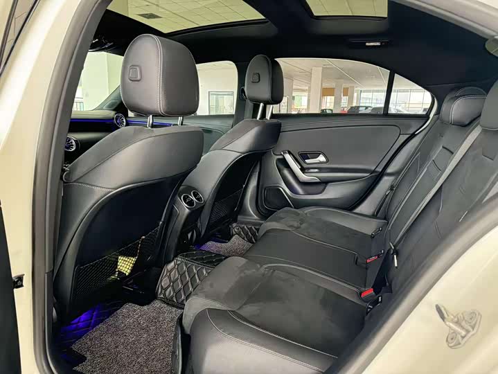 Фото 8 - Mercedes-Benz A-Class