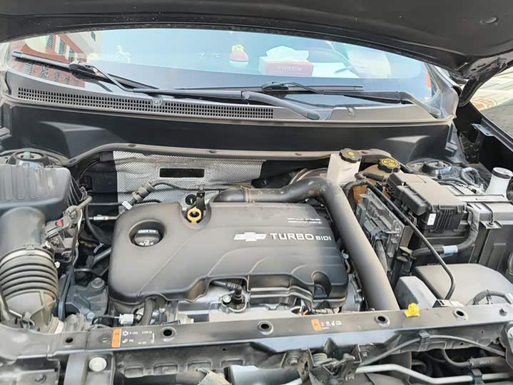 Фото 10 - Chevrolet Equinox