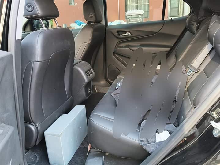 Фото 11 - Chevrolet Equinox