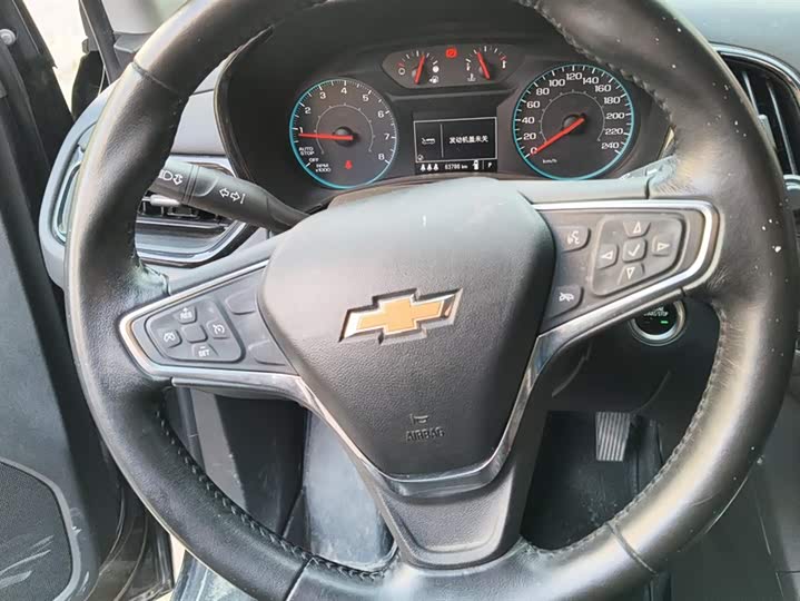 Фото 15 - Chevrolet Equinox