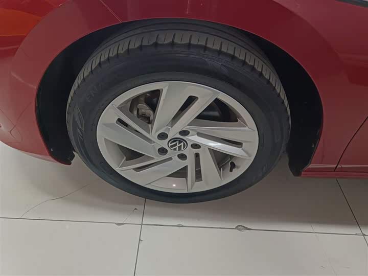 Фото 23 - Volkswagen Lamando L