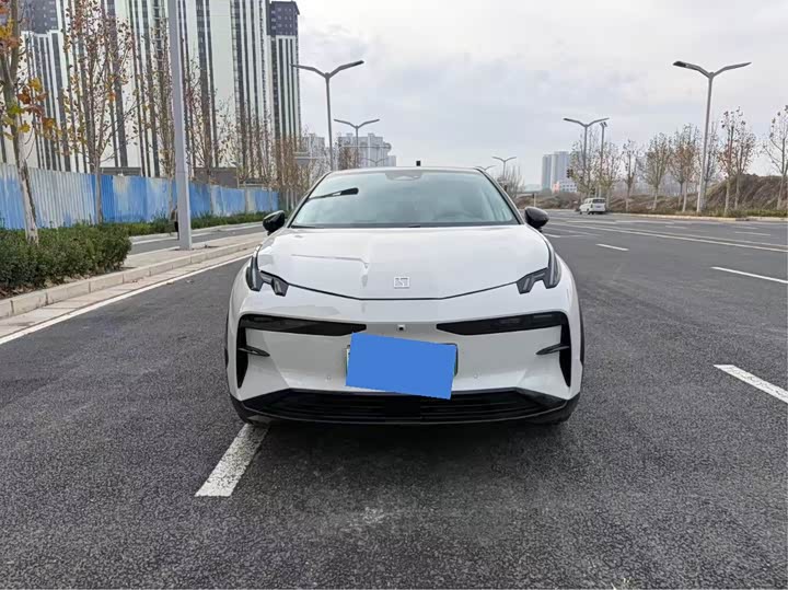 Фото 2 - Zeekr X