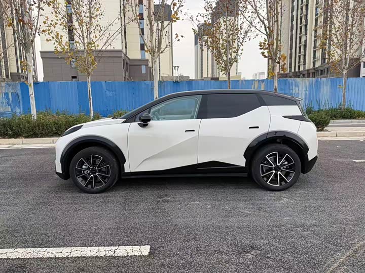 Фото 4 - Zeekr X