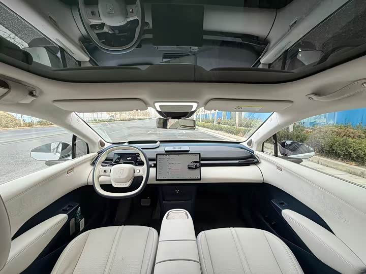 Фото 8 - Zeekr X