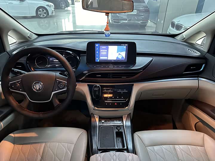 Фото 8 - Buick GL8 ES