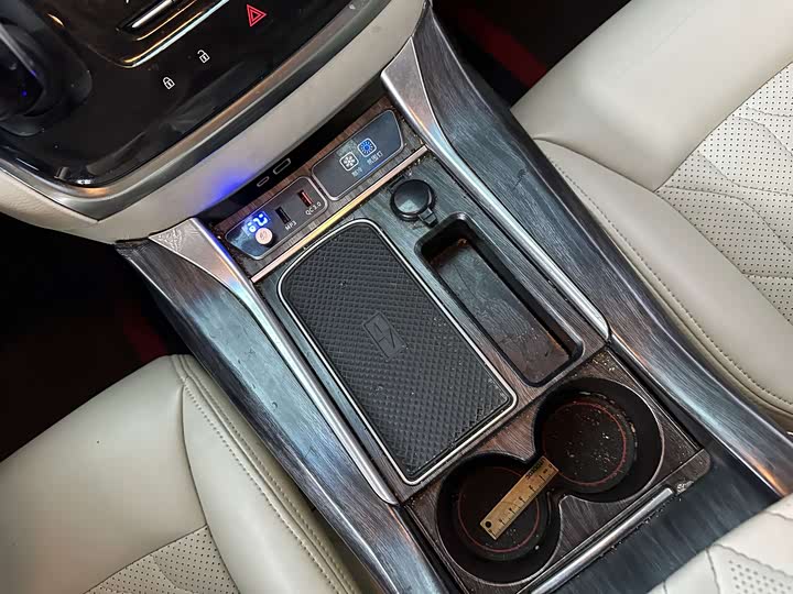 Фото 9 - Buick GL8 ES