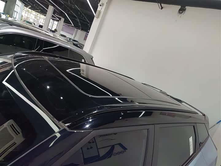 Фото 27 - Geely Atlas