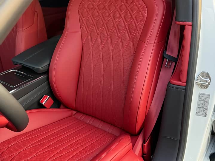 Фото 23 - Bentley Flying Spur Hybrid