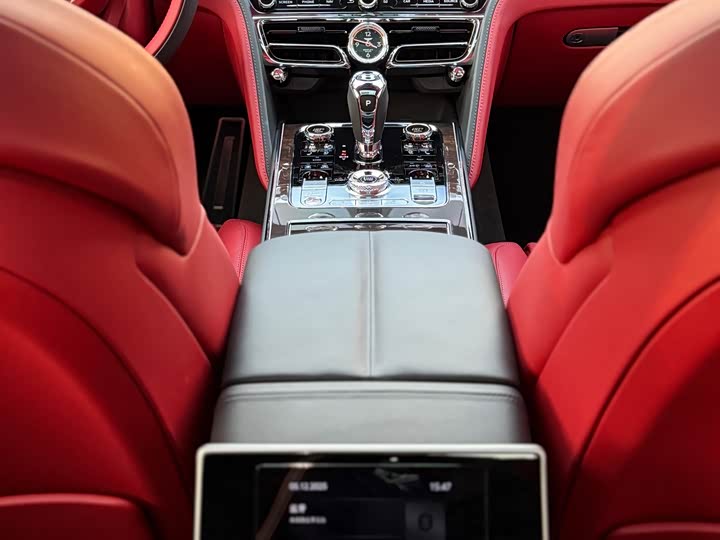 Фото 28 - Bentley Flying Spur Hybrid