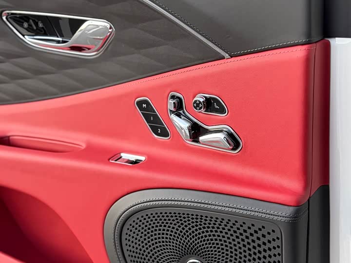 Фото 33 - Bentley Flying Spur Hybrid