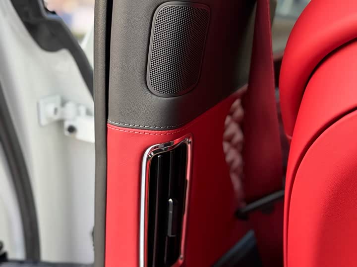 Фото 37 - Bentley Flying Spur Hybrid