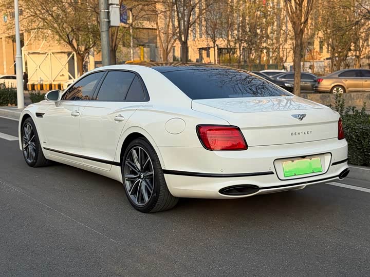 Фото 7 - Bentley Flying Spur Hybrid