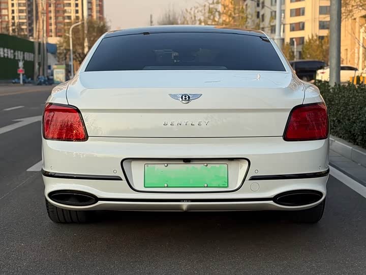 Фото 9 - Bentley Flying Spur Hybrid