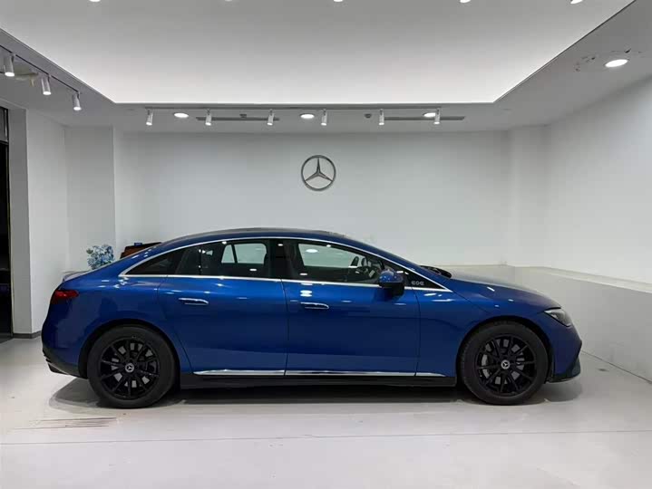 Фото 16 - Mercedes-Benz EQE