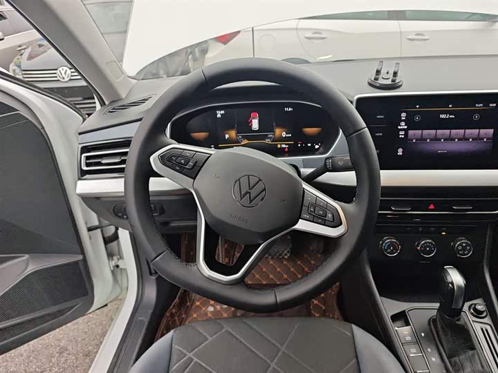 Фото 11 - Volkswagen Lavida