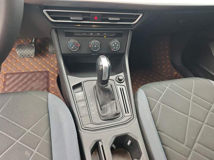 Фото 14 - Volkswagen Lavida