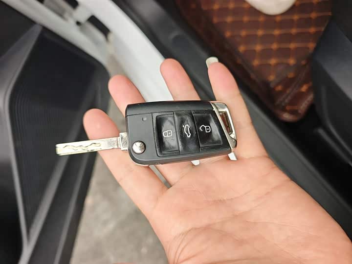 Фото 9 - Volkswagen Lavida