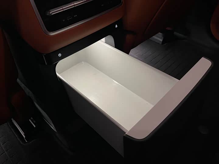 Фото 17 - LiXiang L9