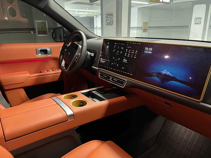 Фото 21 - LiXiang L9