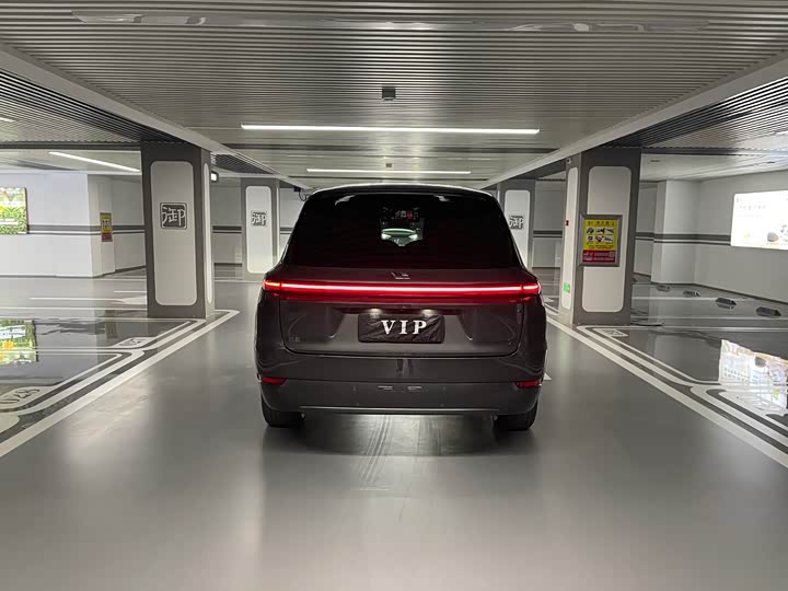 Фото 28 - LiXiang L9